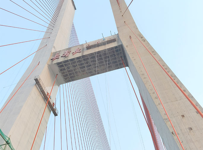 重庆市长寿长江大桥主桥索塔混凝土结构防腐涂装.
